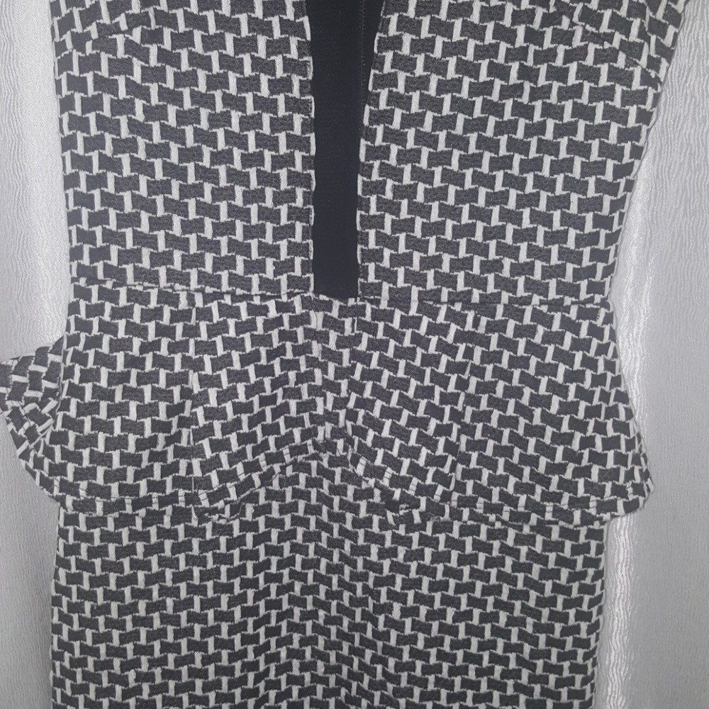 Dress - Picture 3 of 5